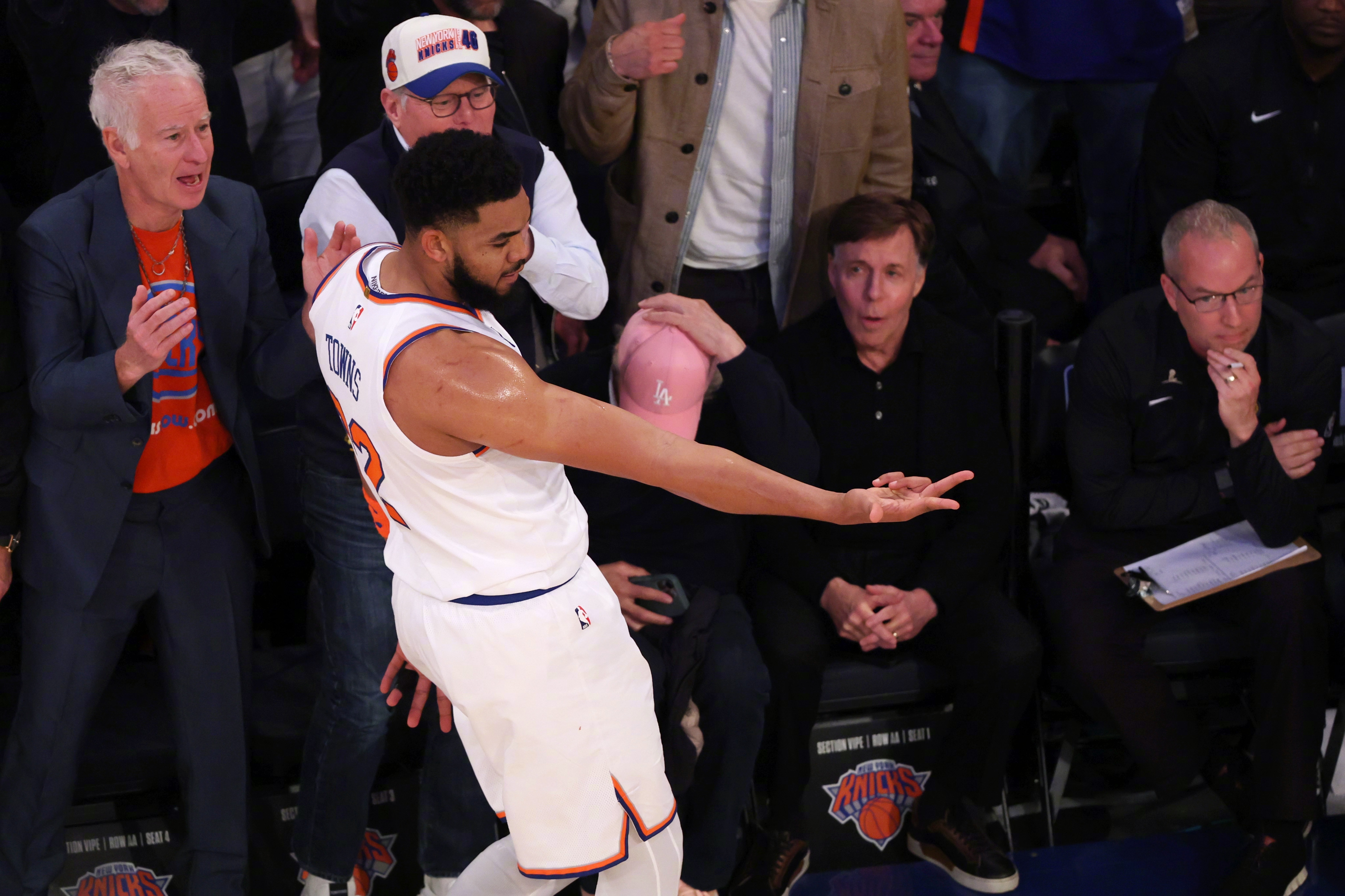 开云体育登录-雄鹿横扫尼克斯，哈登带队取胜